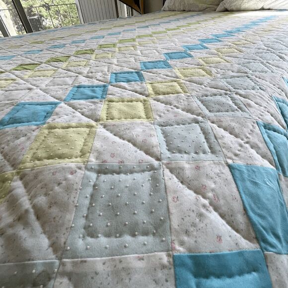 Vintage Hand Stitched Quilt 87x69 Retro Patchwork Diamond Baby Washcloth Ruffle - Picture 5 of 8